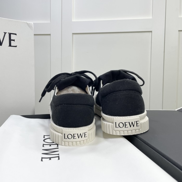LOEWE 001 Casual shoes XM 032