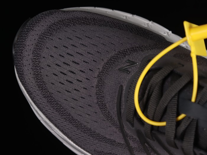 New Balance Fresh Foam x More V4 shoes 001 XM 062