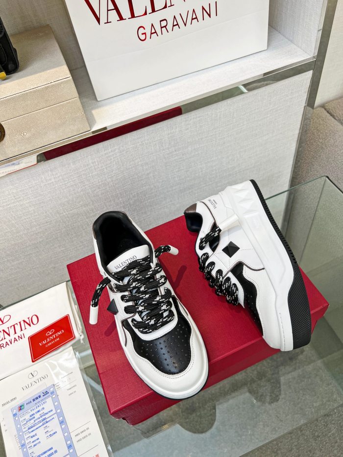 Valentino 002 Casual shoes XM 033
