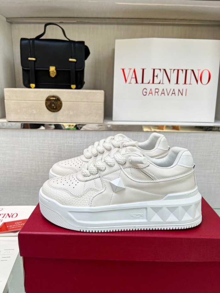 Valentino 002 Casual shoes XM 033