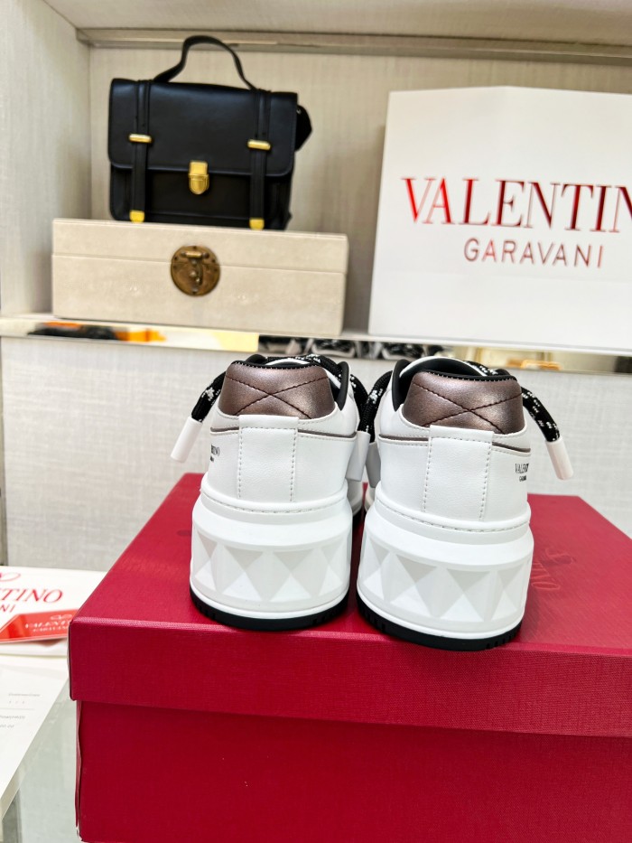 Valentino 002 Casual shoes XM 033