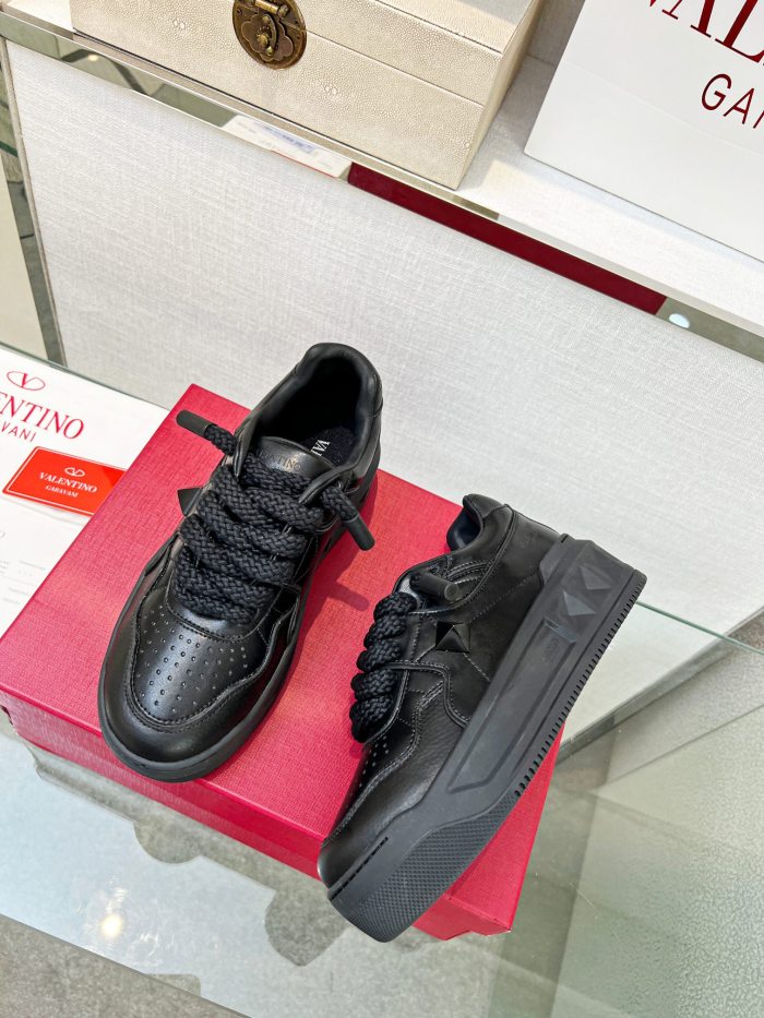 Valentino 002 Casual shoes XM 033