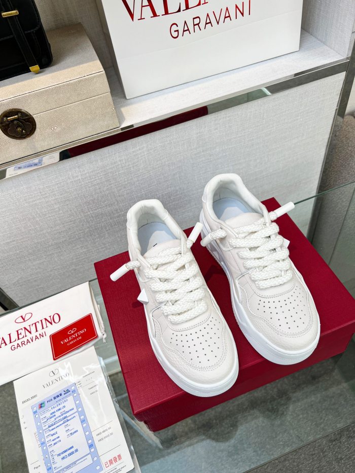 Valentino 002 Casual shoes XM 033