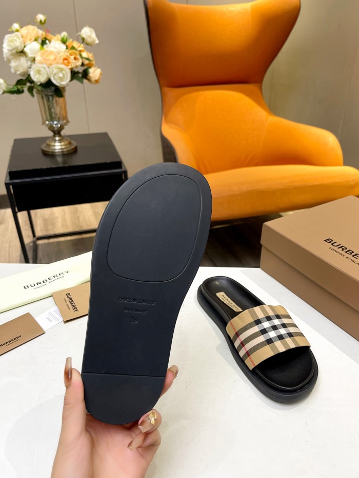Burberry shoes 005 XM 581