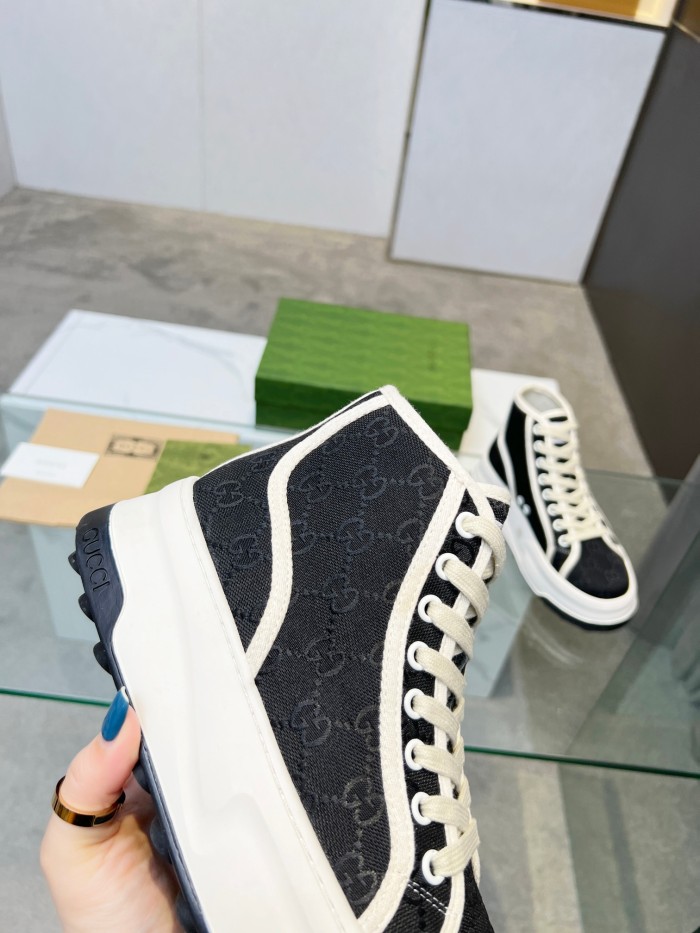 Gucci 008 Casual shoes XM 052