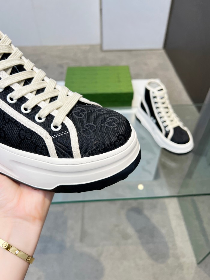 Gucci 008 Casual shoes XM 052