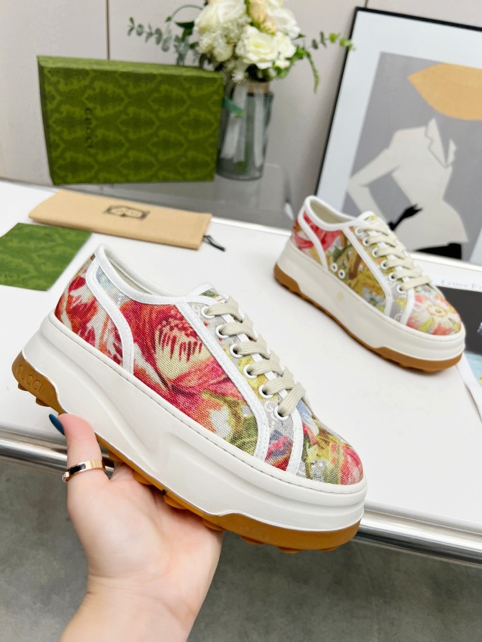 Gucci 008 Casual shoes XM 042