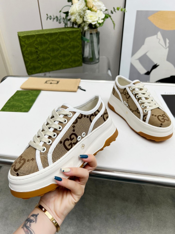 Gucci 008 Casual shoes XM 042