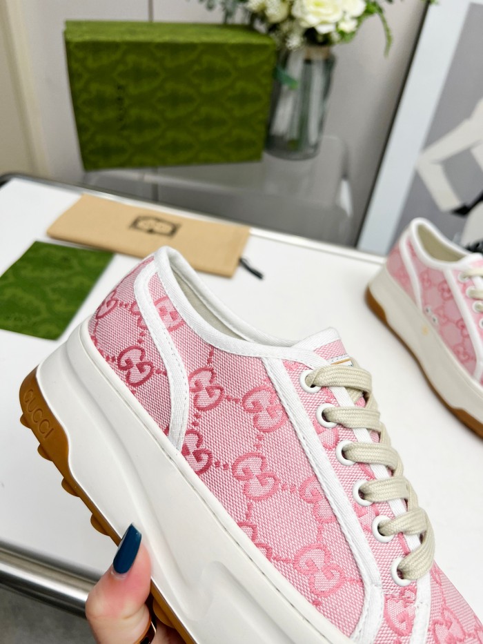 Gucci 008 Casual shoes XM 042