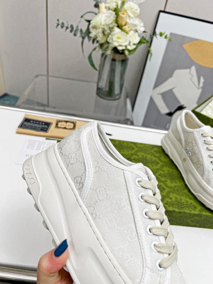 Gucci 008 Casual shoes XM 042