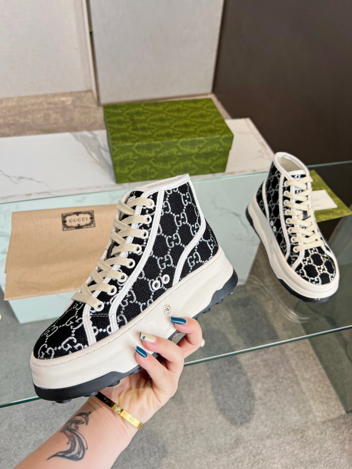 Gucci 008 Casual shoes XM 052
