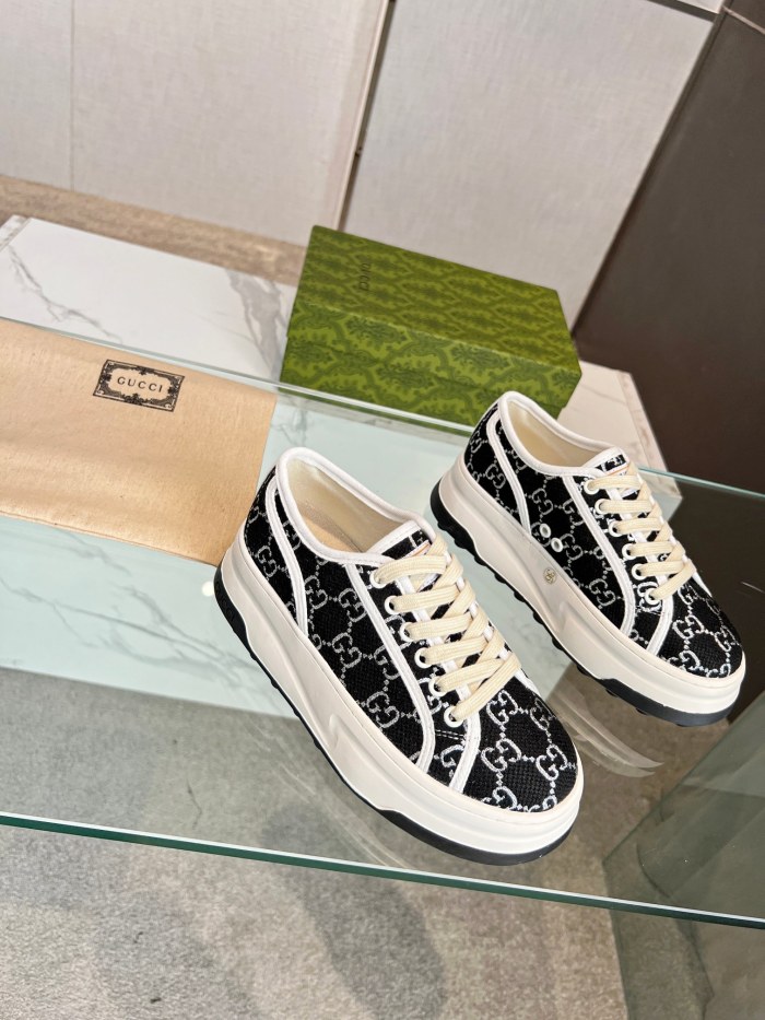 Gucci 008 Casual shoes XM 042