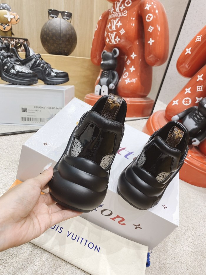 LV 010 Casual shoes XM 093