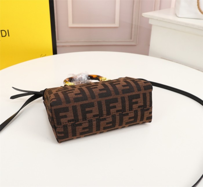 Fendi8839LM051 17cm