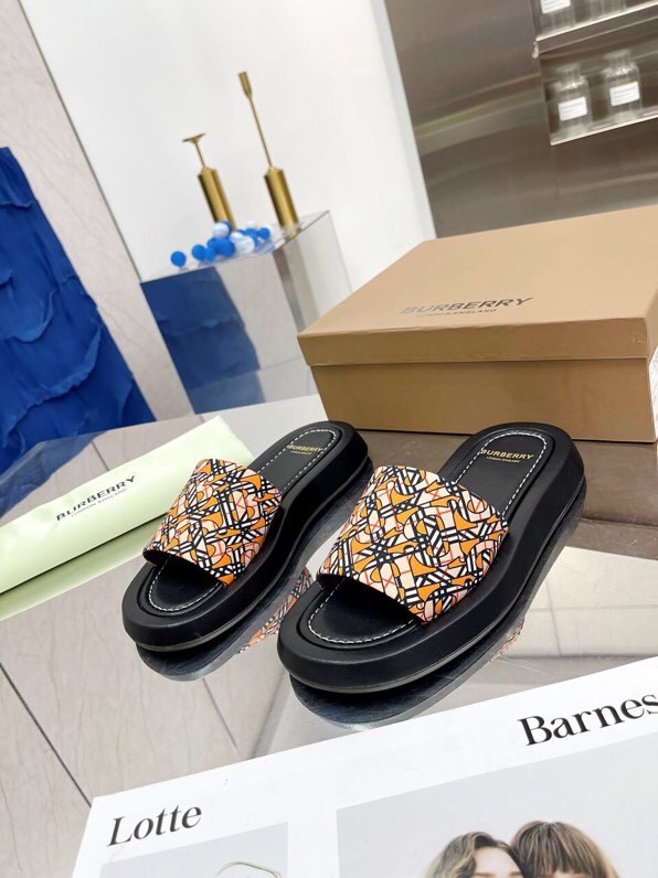 Burberry shoes 006 XM081