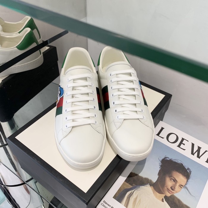 Gucci 010 Casual shoes XM082