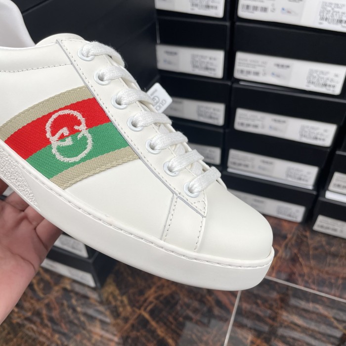 Gucci 011 Casual shoes XM082 01
