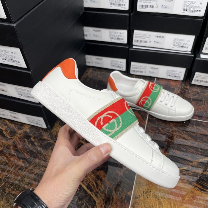 Gucci 011 Casual shoes XM082 01