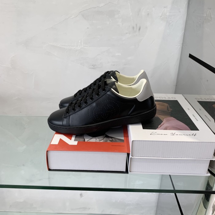 Gucci 010 Casual shoes XM082