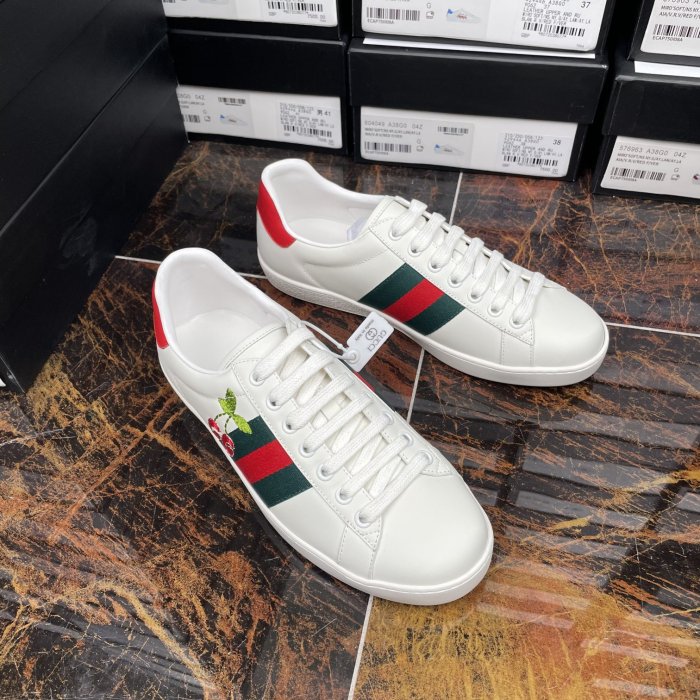 Gucci 011 Casual shoes XM082 01