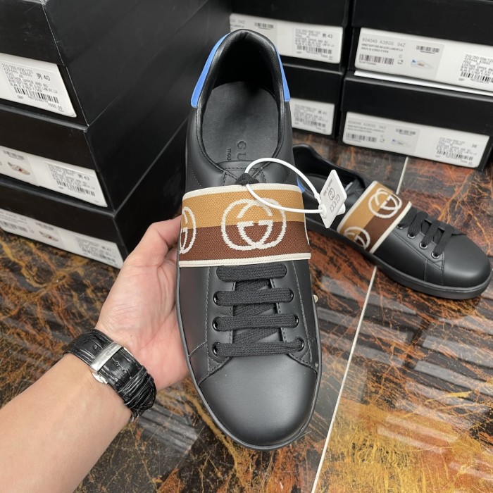 Gucci 011 Casual shoes XM082 02