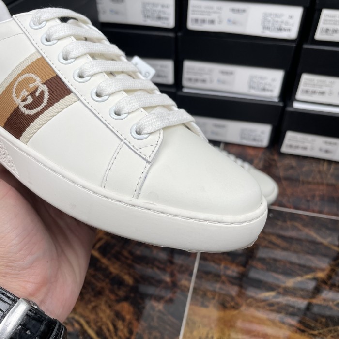 Gucci 011 Casual shoes XM082 01