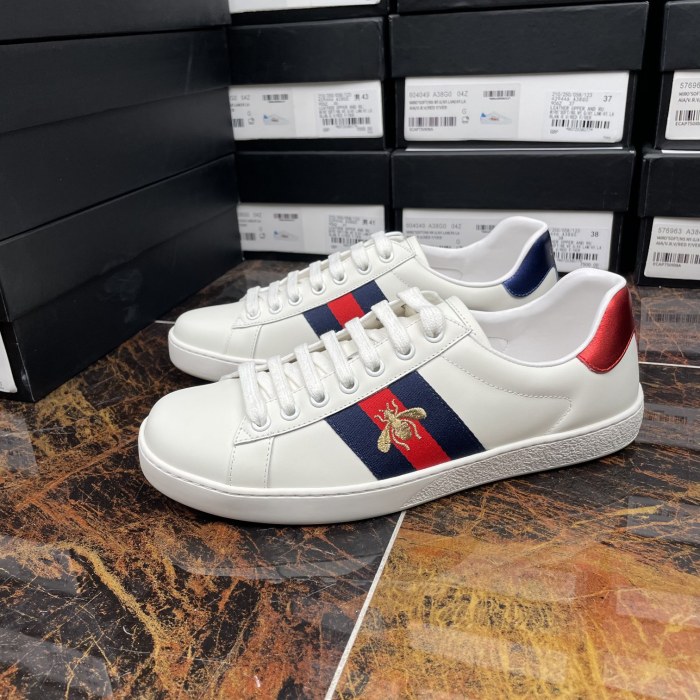 Gucci 011 Casual shoes XM082 01