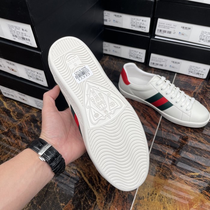 Gucci 011 Casual shoes XM082 01