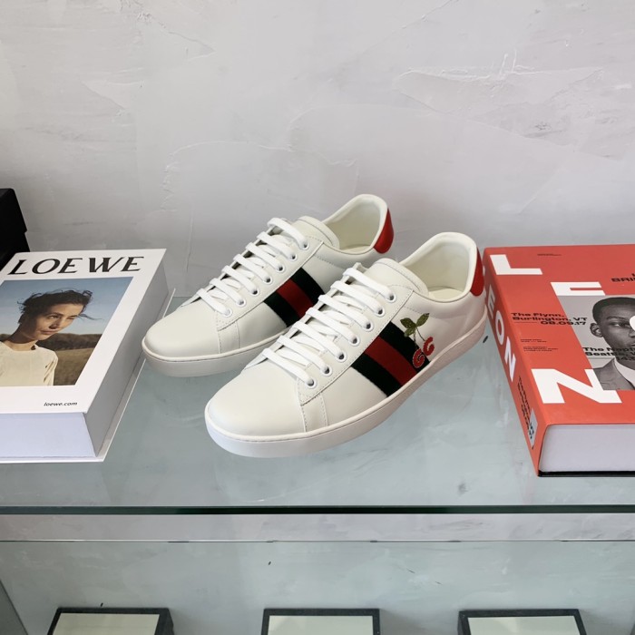 Gucci 010 Casual shoes XM082