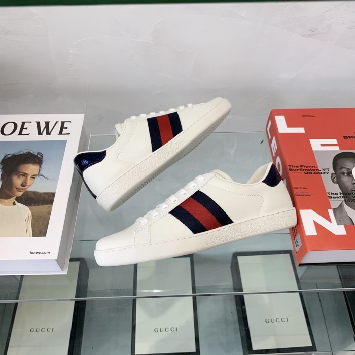 Gucci 010 Casual shoes XM082