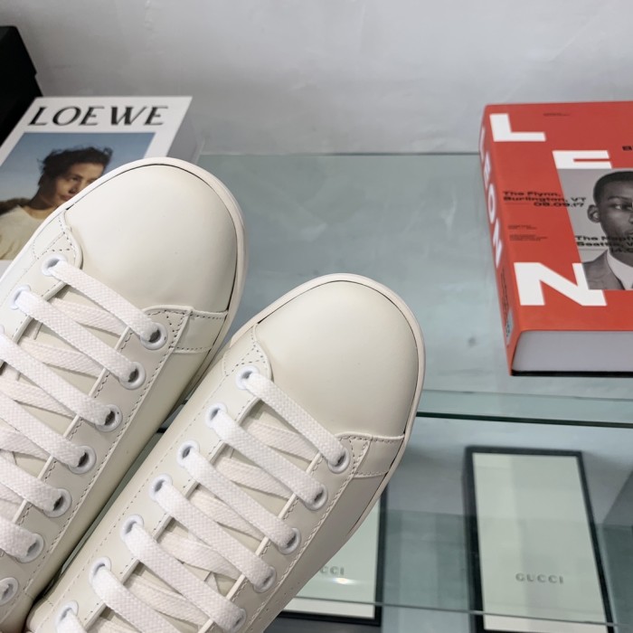 Gucci 010 Casual shoes XM082