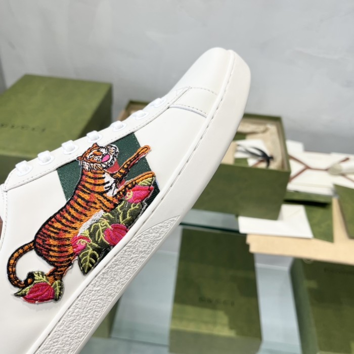 Gucci 009 Casual shoes XM082