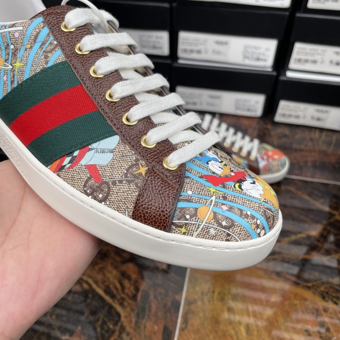 Gucci 011 Casual shoes XM082 02