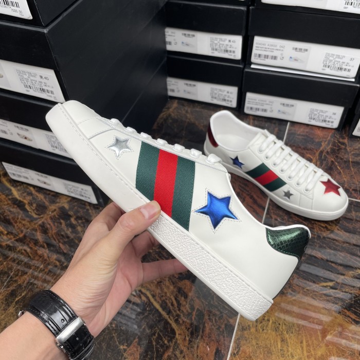 Gucci 011 Casual shoes XM082 01
