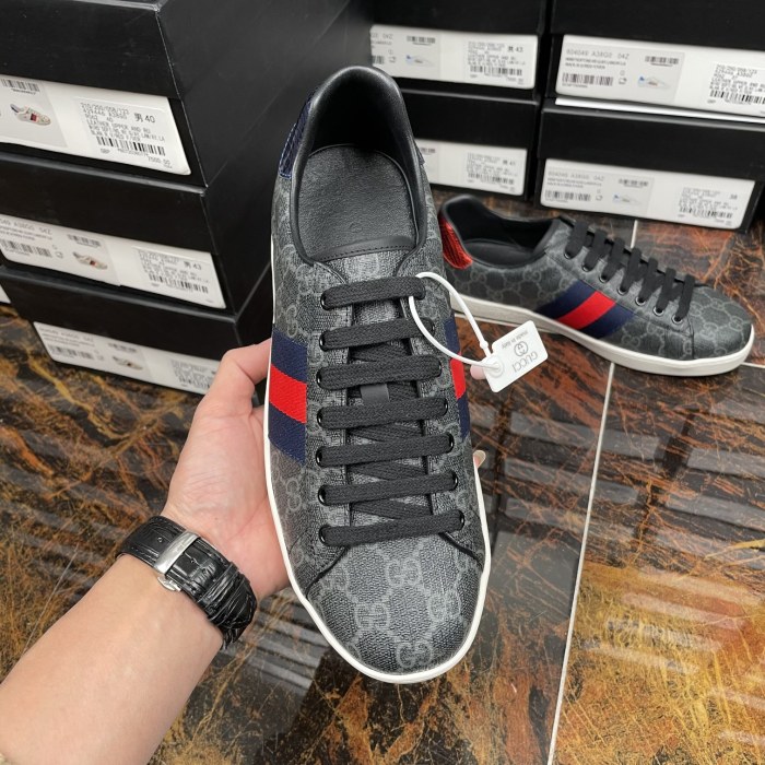 Gucci 011 Casual shoes XM082 02
