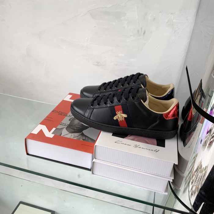 Gucci 010 Casual shoes XM082