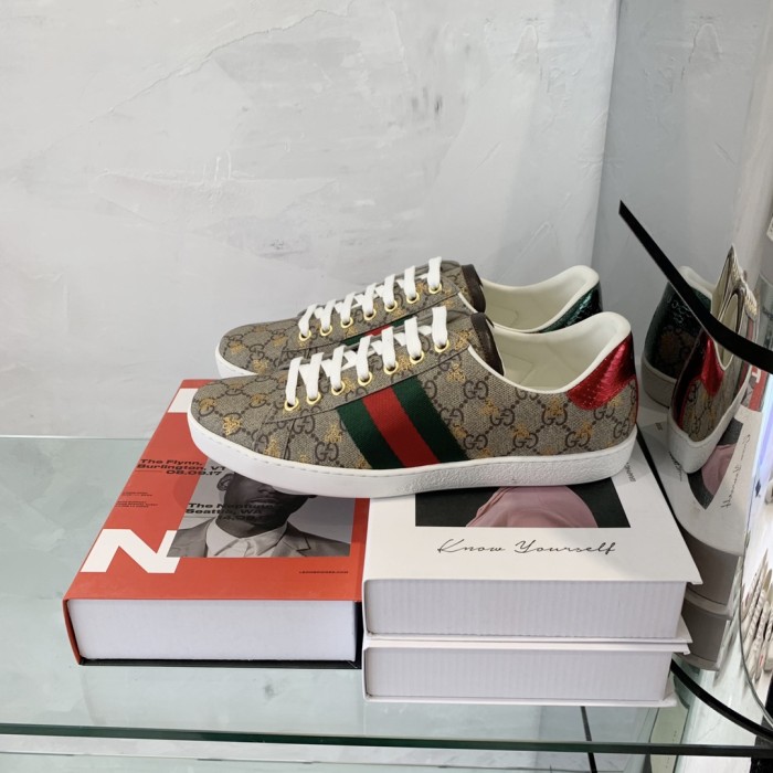 Gucci 010 Casual shoes XM082