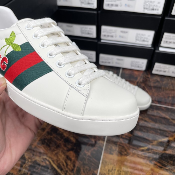 Gucci 011 Casual shoes XM082 01