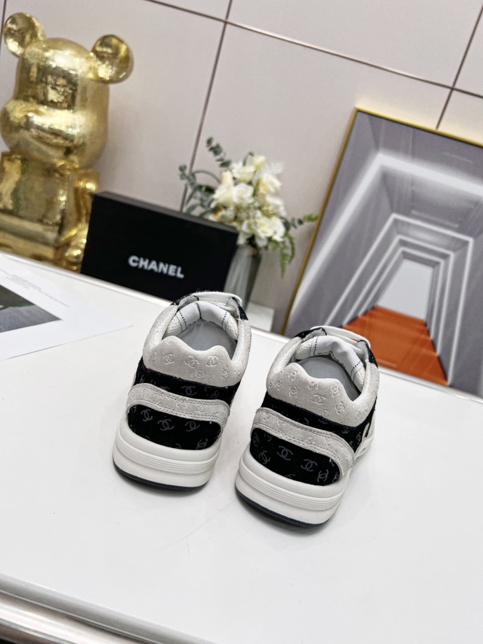 Chanel 010 Casual shoes XM062