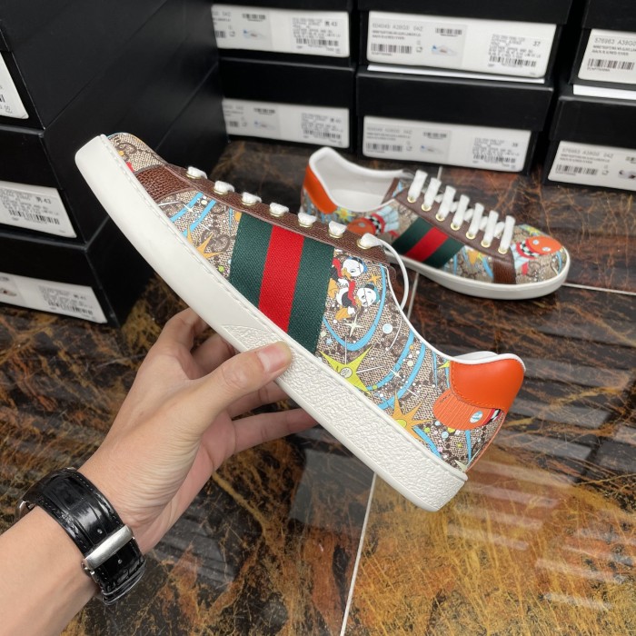 Gucci 011 Casual shoes XM082 02