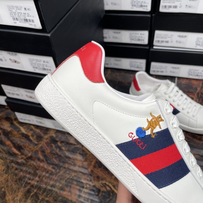 Gucci 011 Casual shoes XM082 01