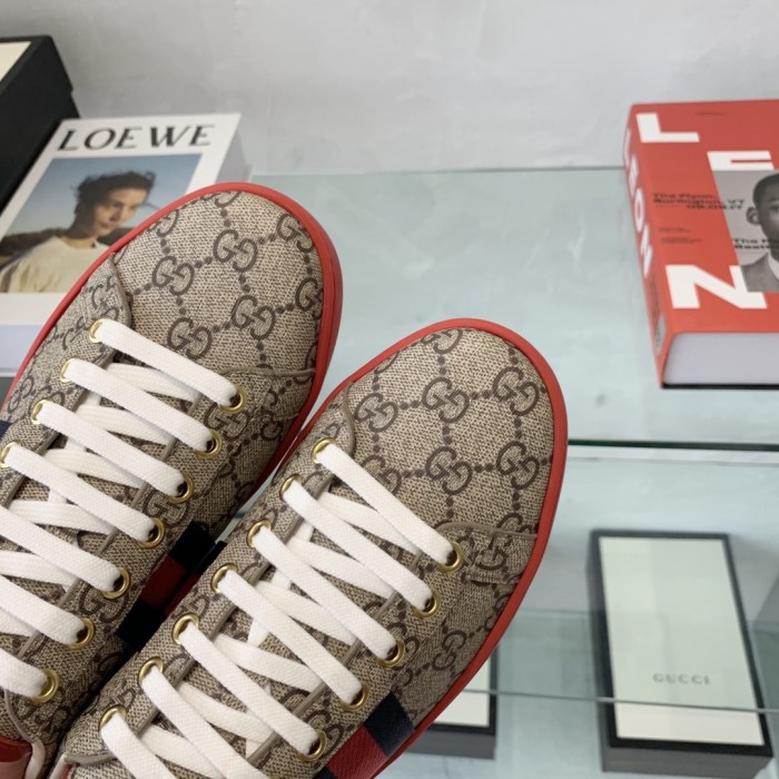 Gucci 010 Casual shoes XM082