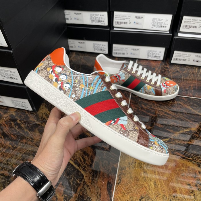 Gucci 011 Casual shoes XM082 02