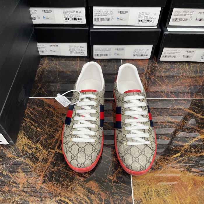 Gucci 011 Casual shoes XM082 02