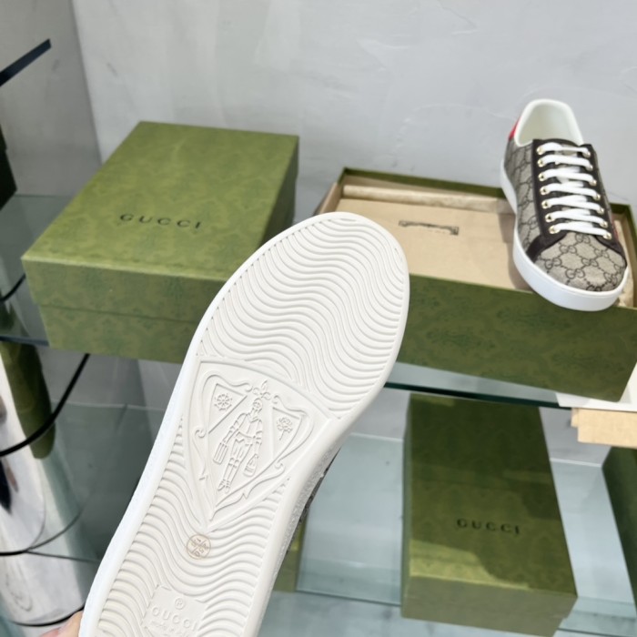 Gucci 009 Casual shoes XM082