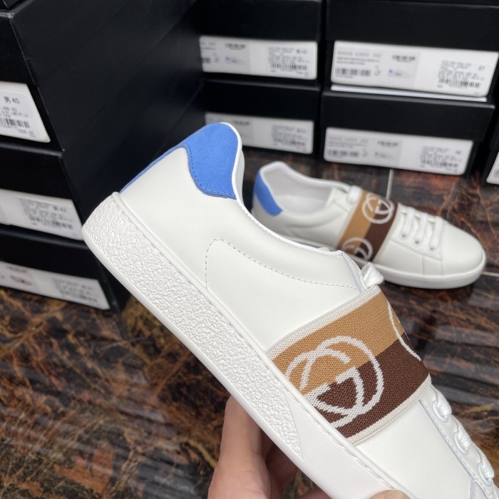 Gucci 011 Casual shoes XM082 01