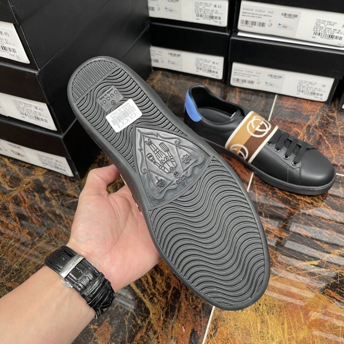Gucci 011 Casual shoes XM082 02