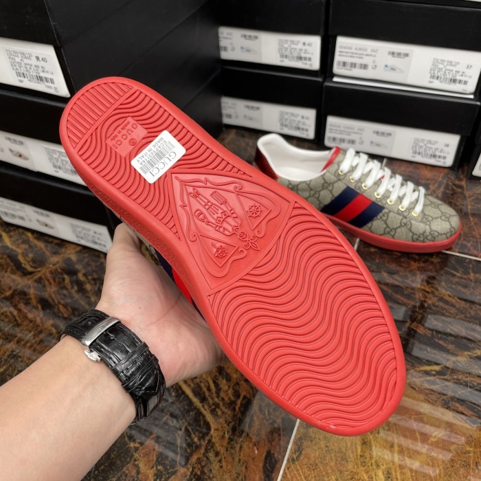Gucci 011 Casual shoes XM082 02
