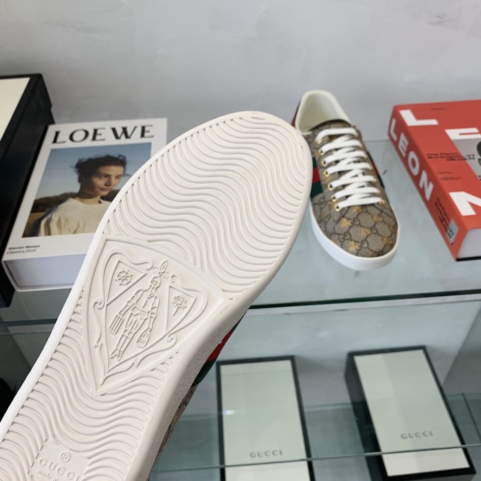 Gucci 010 Casual shoes XM082