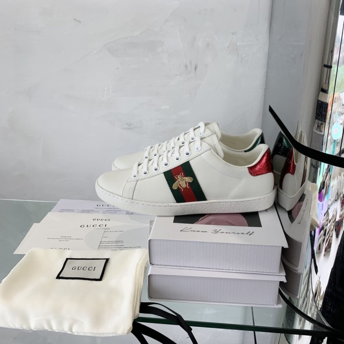 Gucci 010 Casual shoes XM082